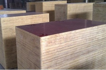 湖南建筑模板专业解析 胶合板与纤维板的区别及其在建筑模板中的应用